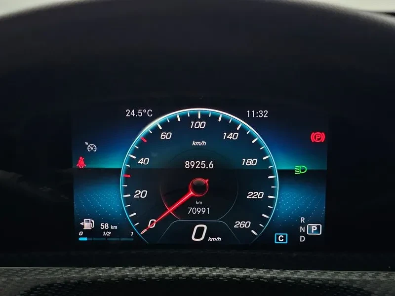 Mercedes-Benz A 220, снимка 8 - Автомобили и джипове - 56016646