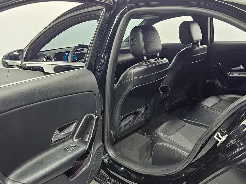 Mercedes-Benz A 220, снимка 11 - Автомобили и джипове - 56016646