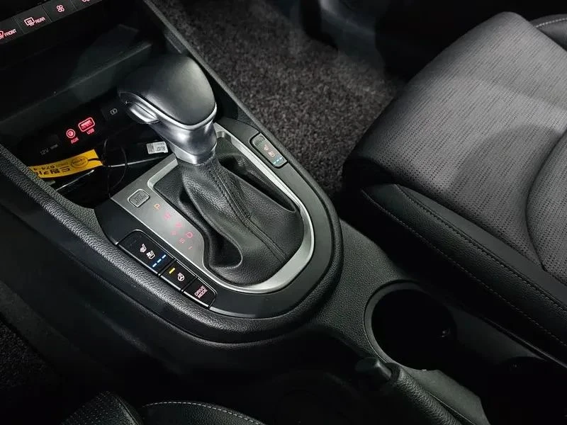 Kia K3, снимка 9 - Автомобили и джипове - 56706941
