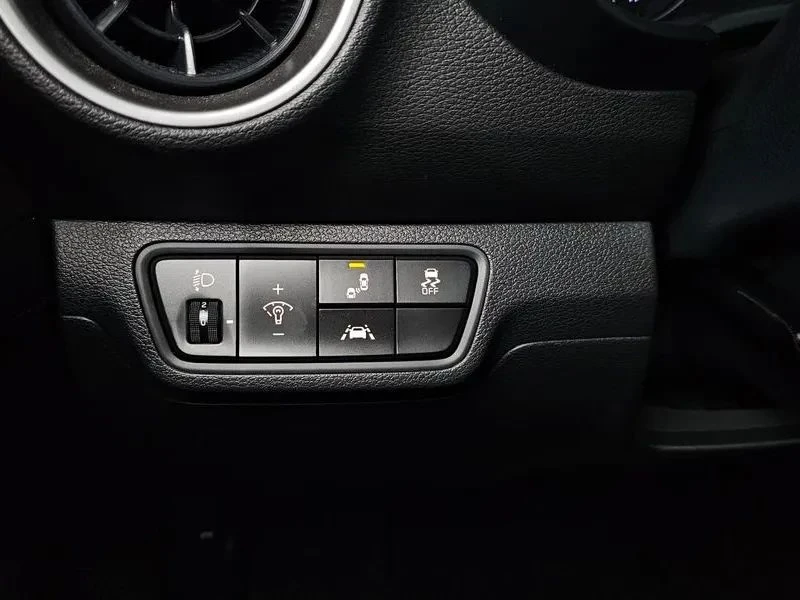 Kia K3, снимка 16 - Автомобили и джипове - 56706941