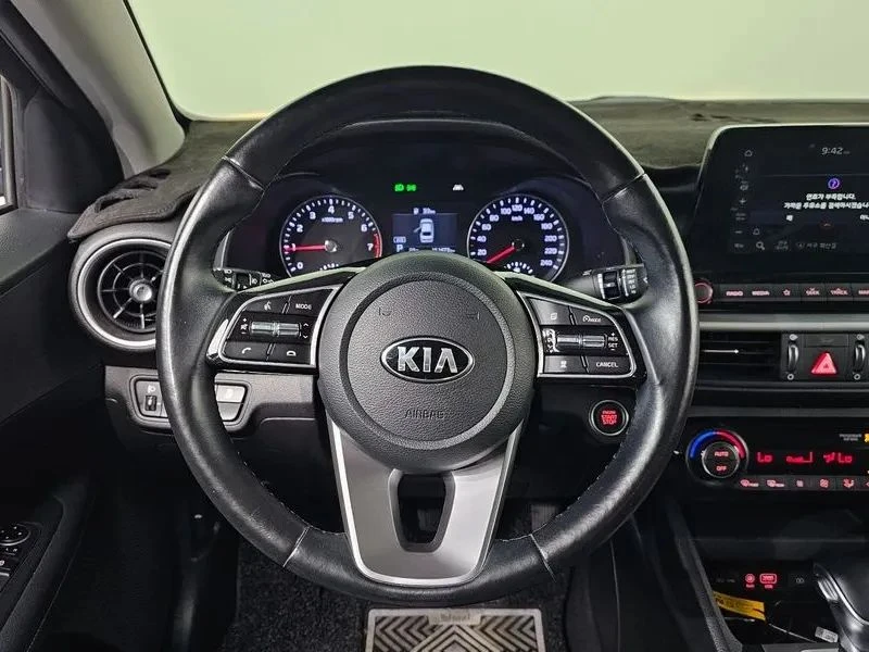 Kia K3, снимка 12 - Автомобили и джипове - 56706941