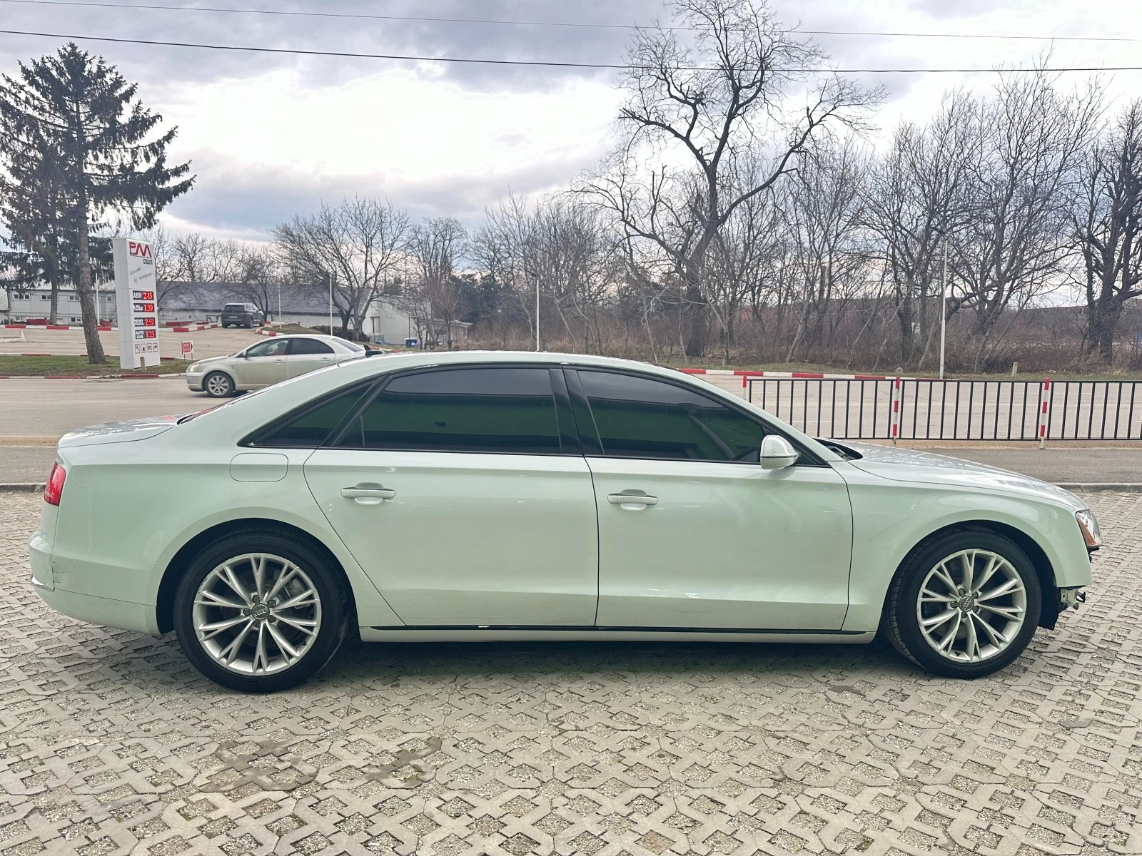 Audi A8 L 4.2 FSI  - изображение 6