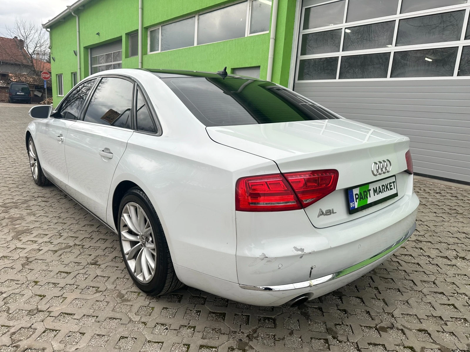 Audi A8 L 4.2 FSI  - изображение 3