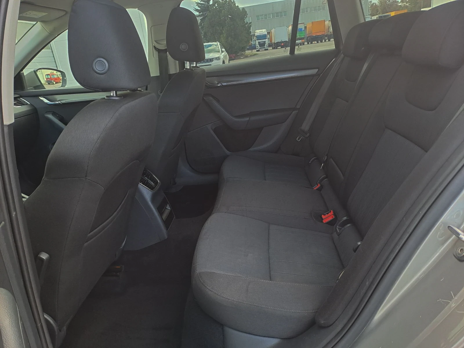 Skoda Octavia 2.0 TDI DSG * LED*  | Mobile.bg   11