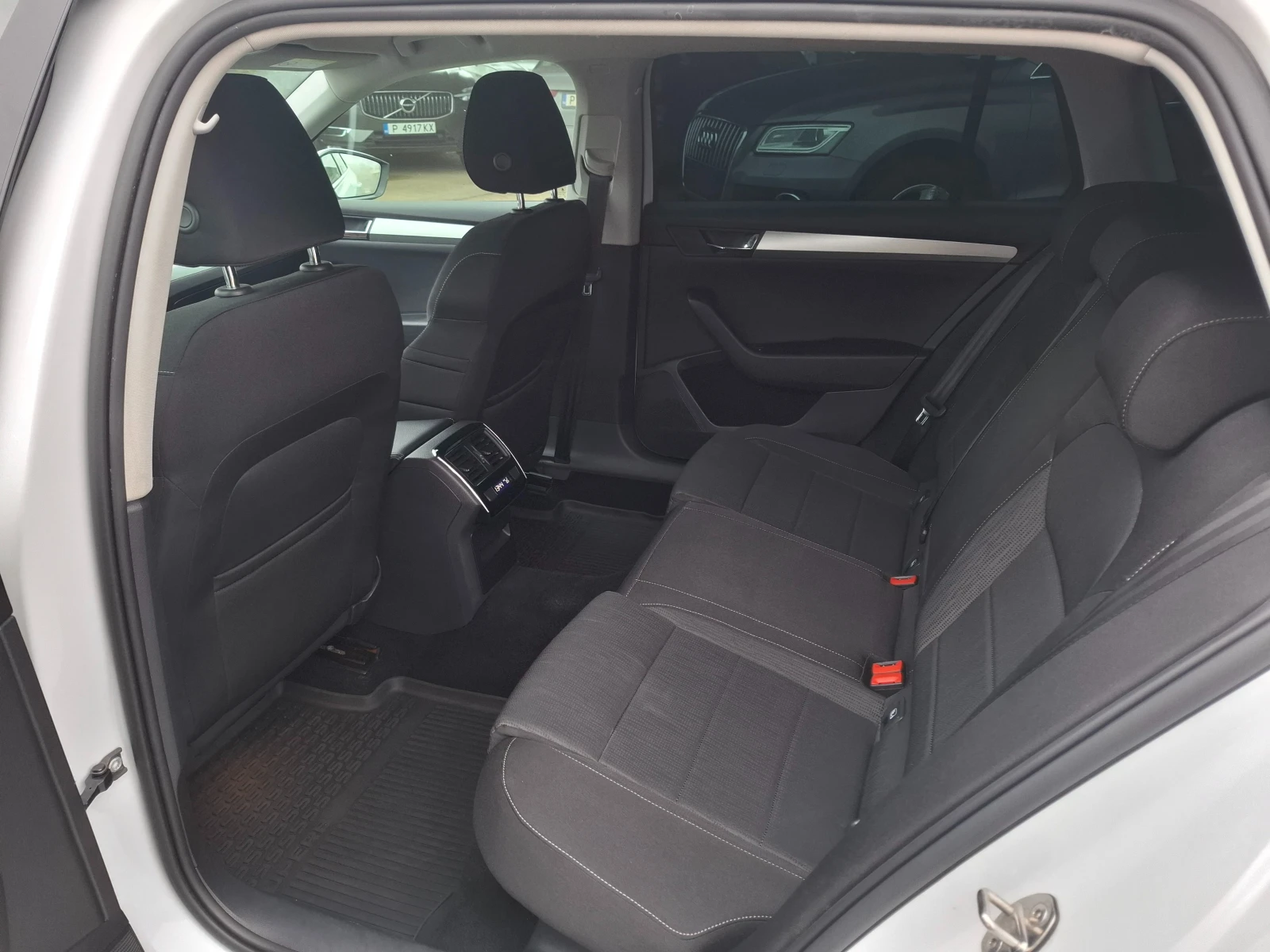 Skoda Superb 1.6TDI DSG Navi - изображение 8