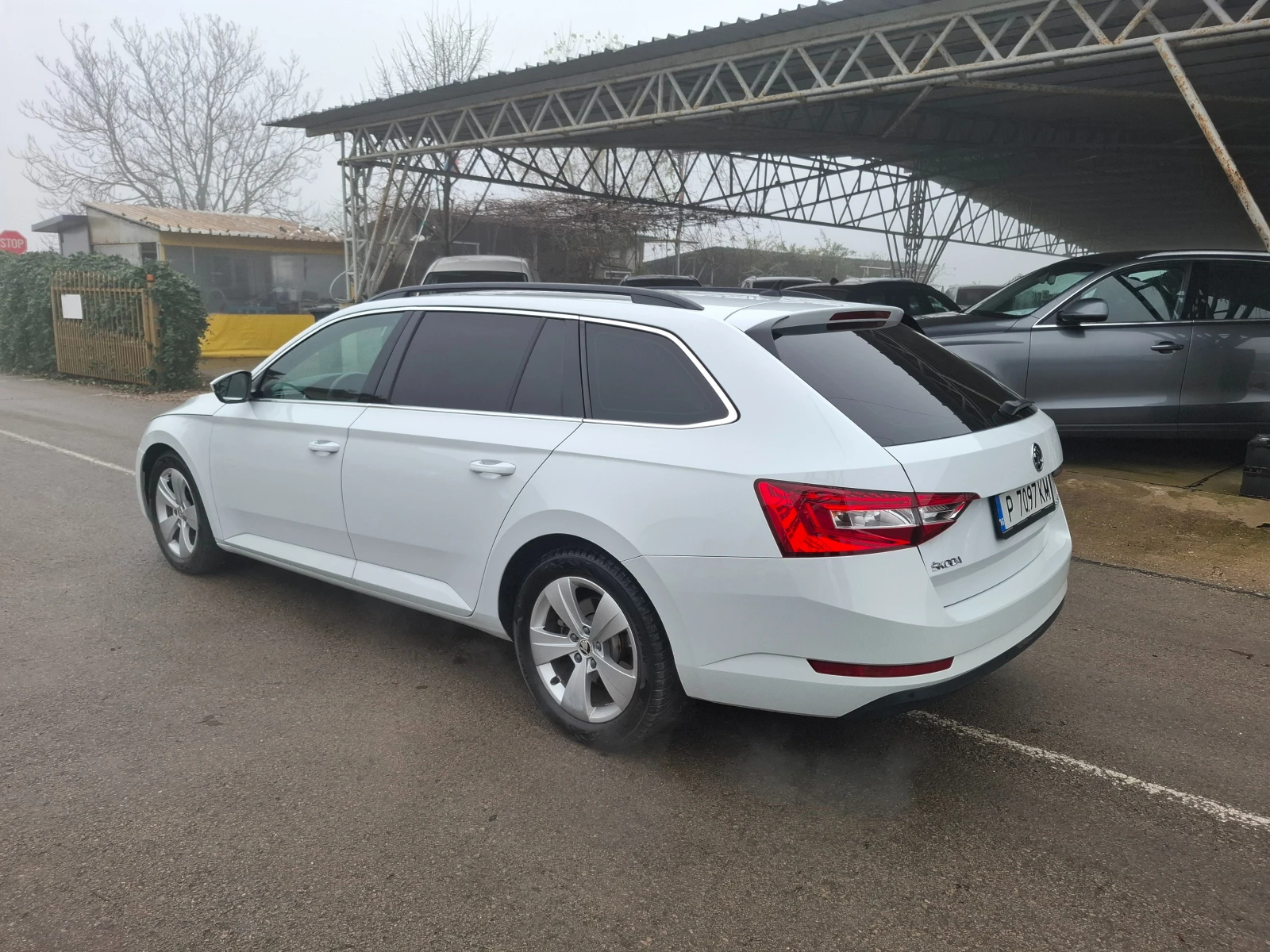 Skoda Superb 1.6TDI DSG Navi - изображение 4