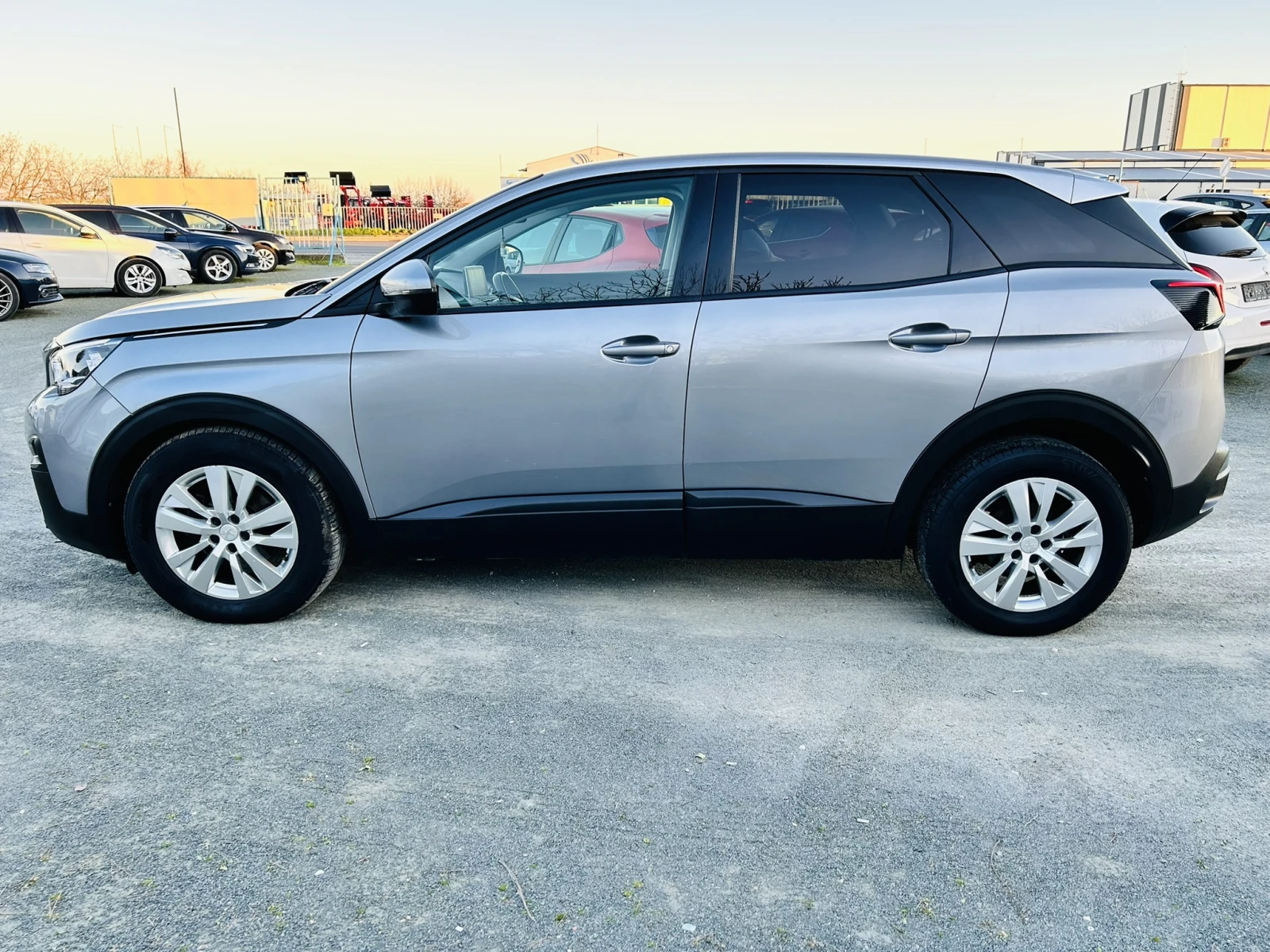 Peugeot 3008 1.6Blue HDI* AUTO* NAVI* Virtual, снимка 2 - Автомобили и джипове - 54141228