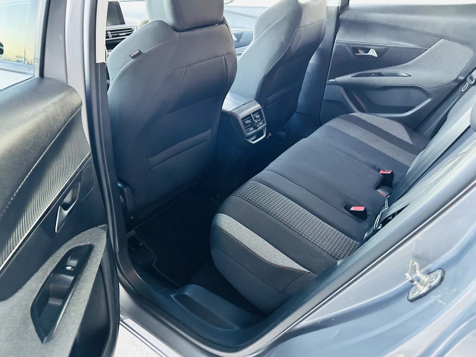 Peugeot 3008 1.6Blue HDI* AUTO* NAVI* Virtual, снимка 10 - Автомобили и джипове - 54141228