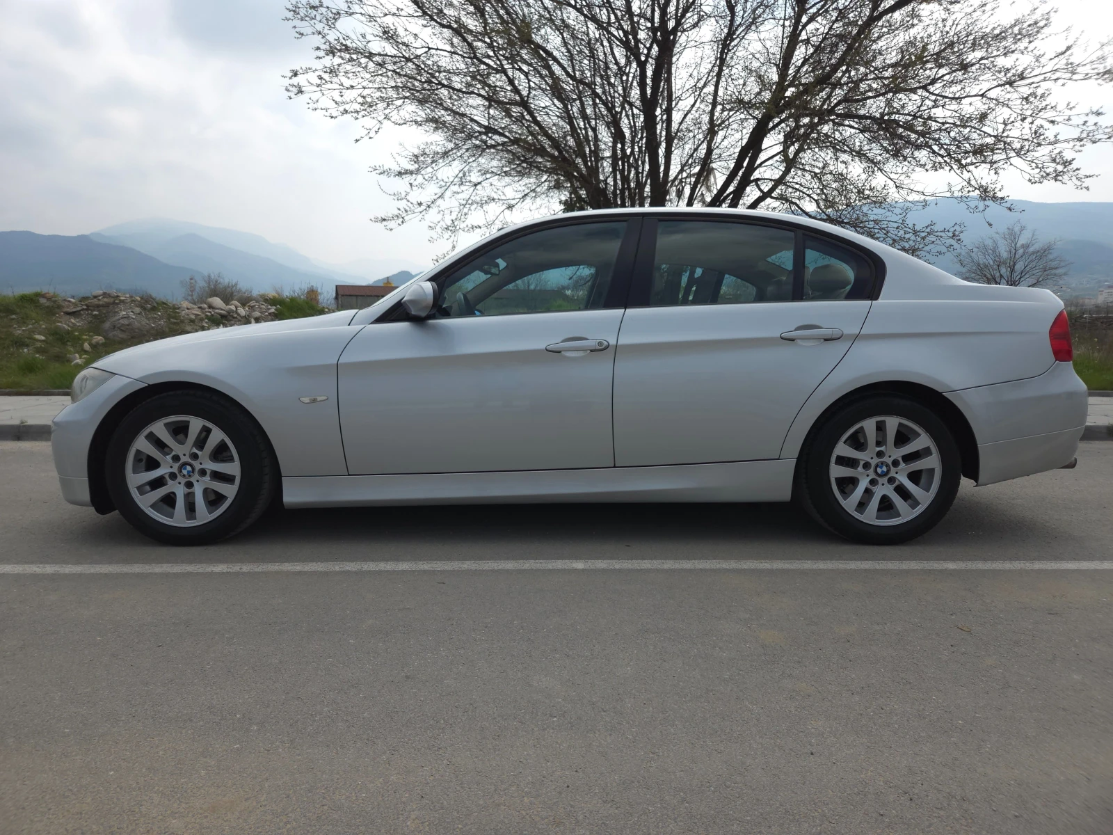 BMW 320 d 163 NAVI, снимка 17 - Автомобили и джипове - 54181596