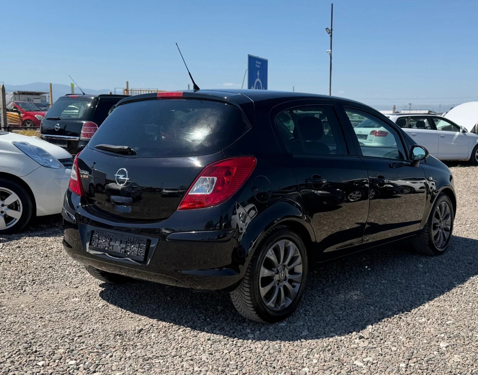 Opel Corsa 1.2i 86kc 111 Edition, снимка 4 - Автомобили и джипове - 54306060