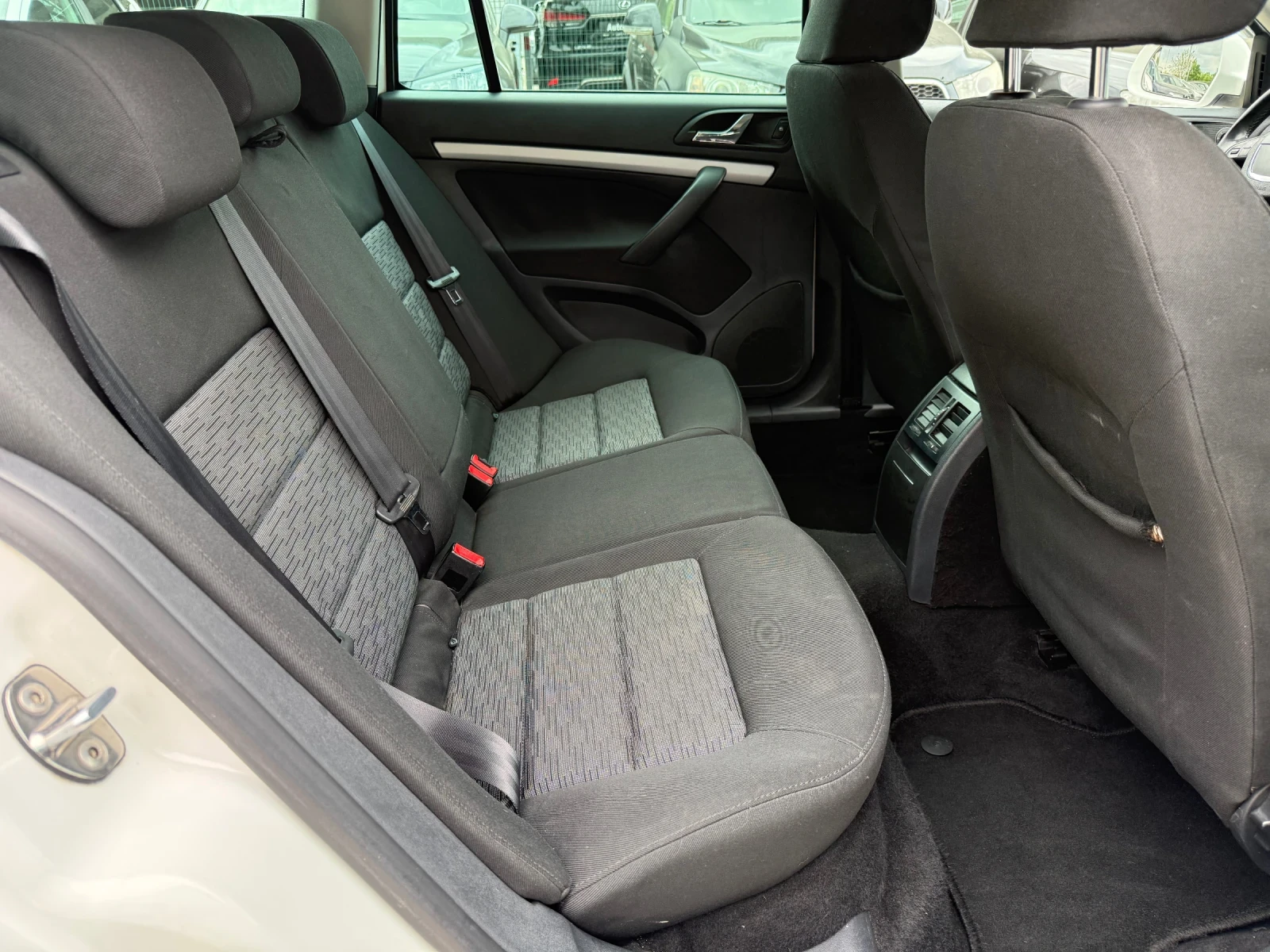 Skoda Octavia 1.6TDI - 105к.с. , снимка 14 - Автомобили и джипове - 54477622