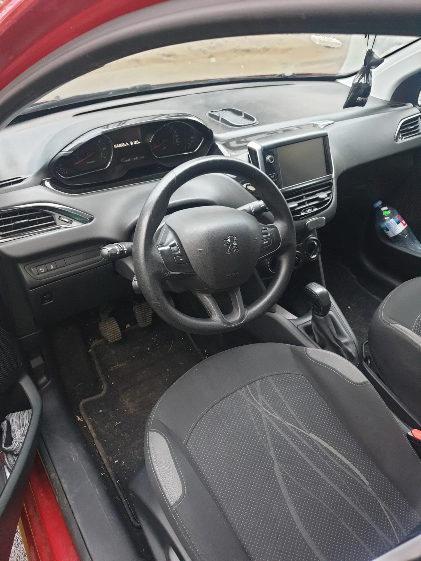 Peugeot 208 1.4, снимка 14 - Автомобили и джипове - 54573669