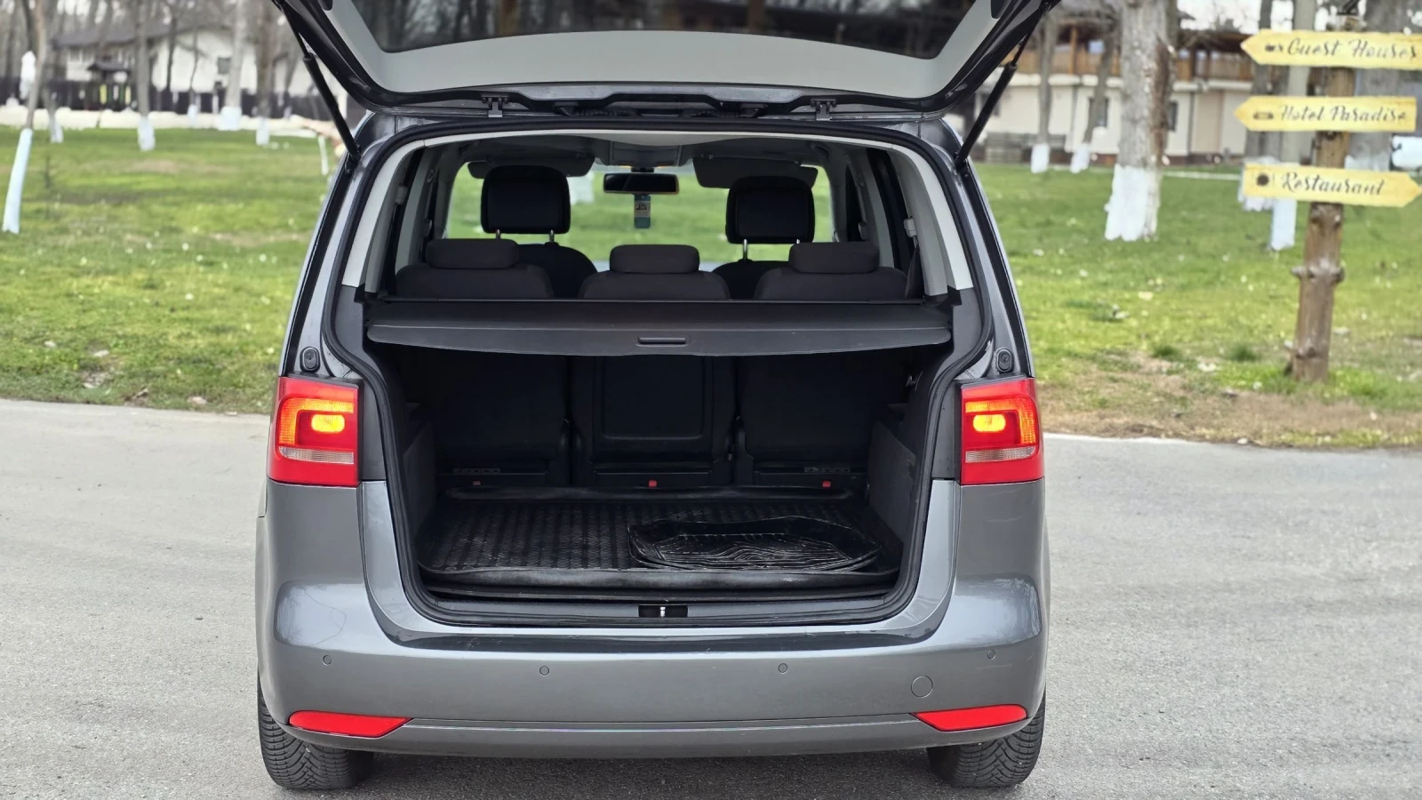 VW Touran DSG Печка Нави, снимка 10 - Автомобили и джипове - 54628542