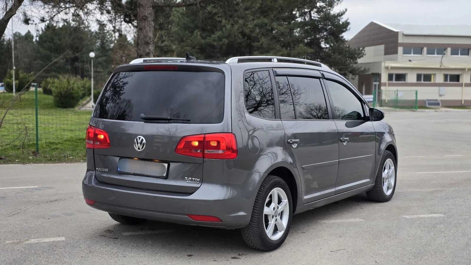 VW Touran DSG Печка Нави, снимка 5 - Автомобили и джипове - 54628542