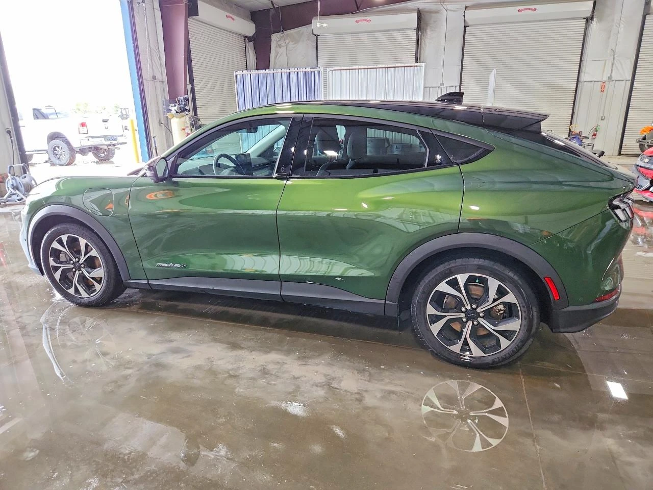 Ford Mustang Mach-E Select, снимка 2 - Автомобили и джипове - 54647753