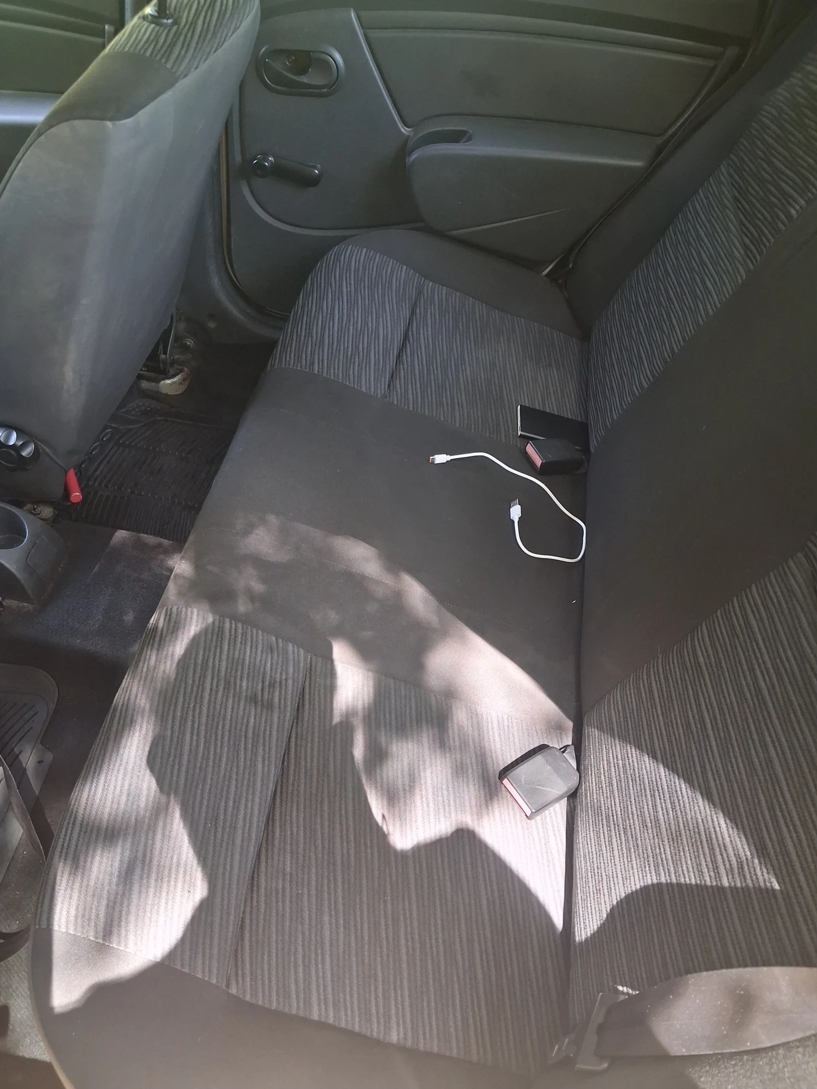 Dacia Logan 1.2, снимка 10 - Автомобили и джипове - 55875800