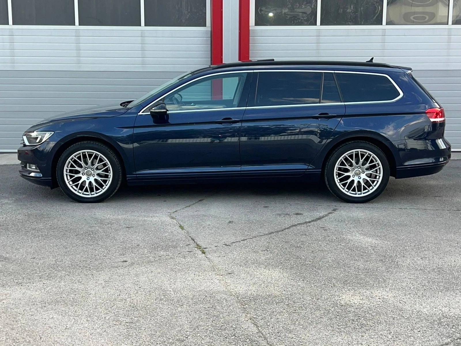 VW Passat 2.0TDI AUTOMATIK PANORAMA KEY LESS START STOP NAVI, снимка 6 - Автомобили и джипове - 56106384