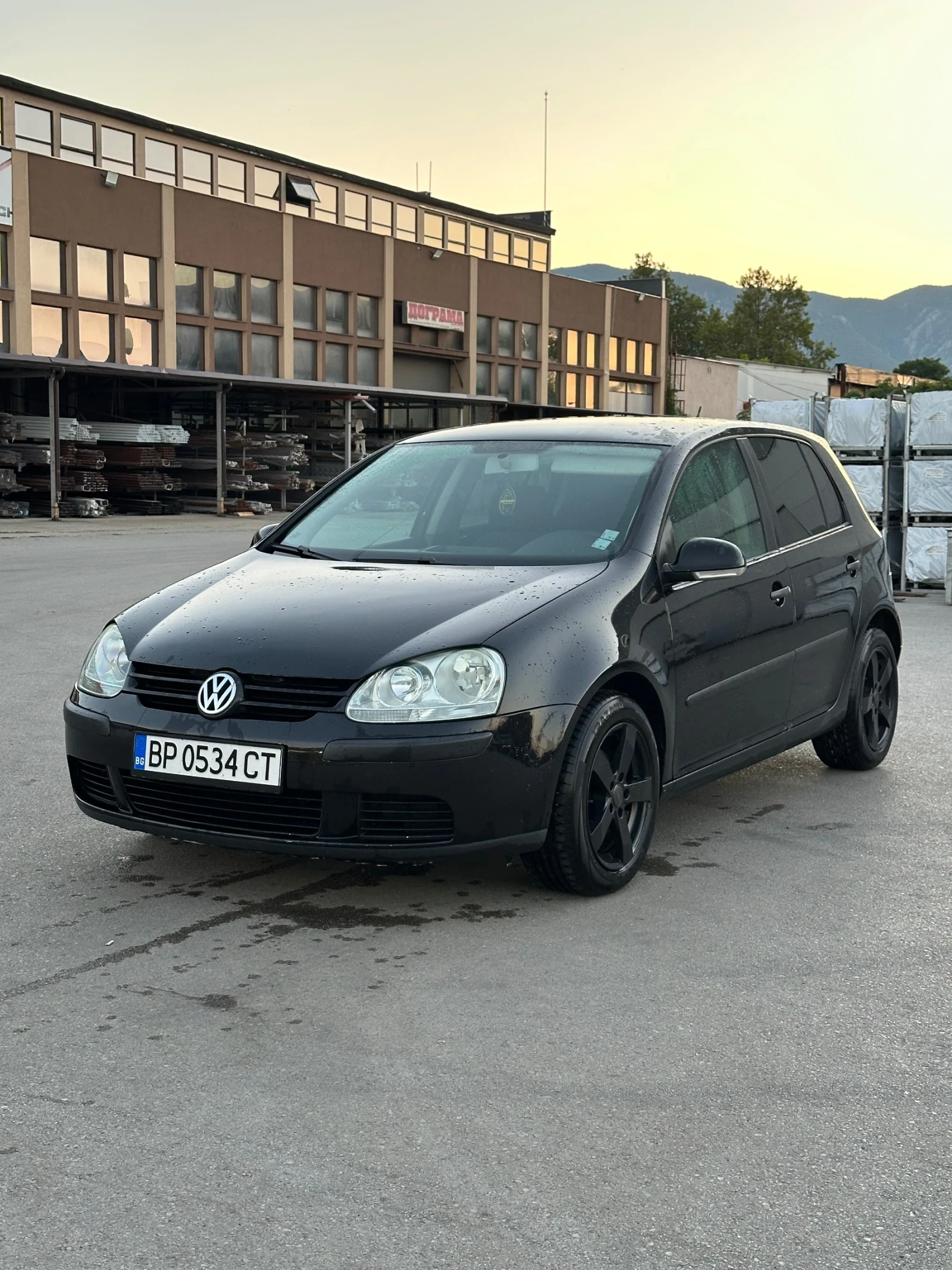 VW Golf 1.9 TDI, снимка 2 - Автомобили и джипове - 56274260