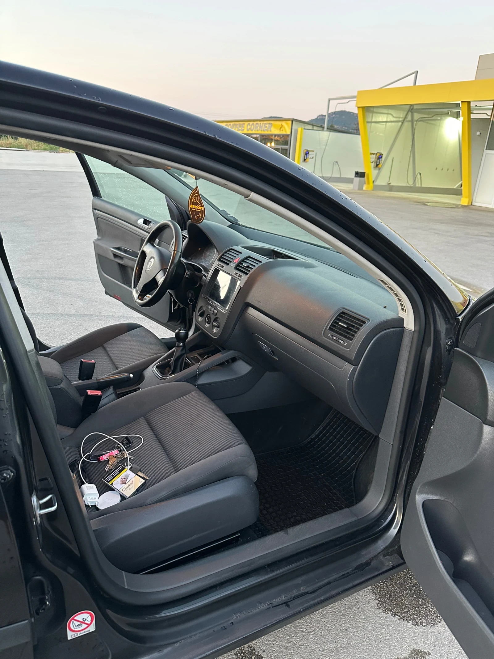 VW Golf 1.9 TDI, снимка 6 - Автомобили и джипове - 56274260