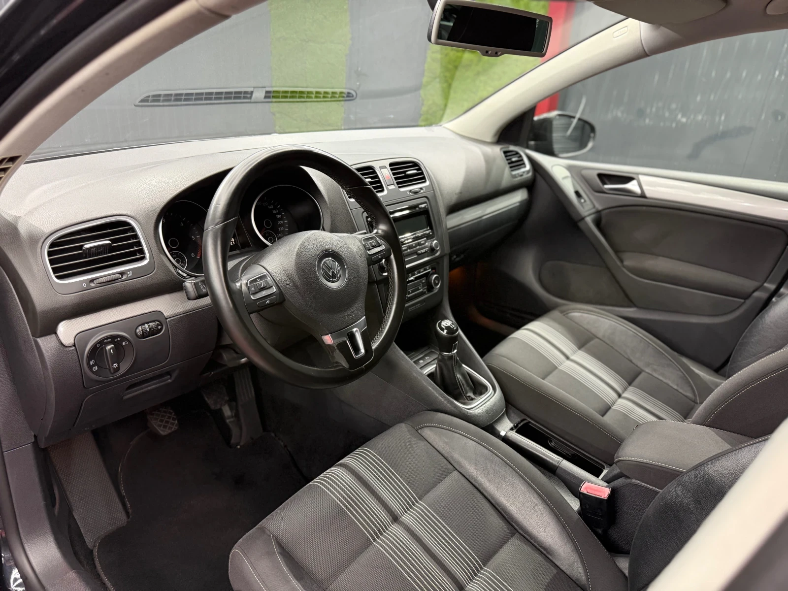 VW Golf 1.6 TDI MATCH, снимка 5 - Автомобили и джипове - 56728312