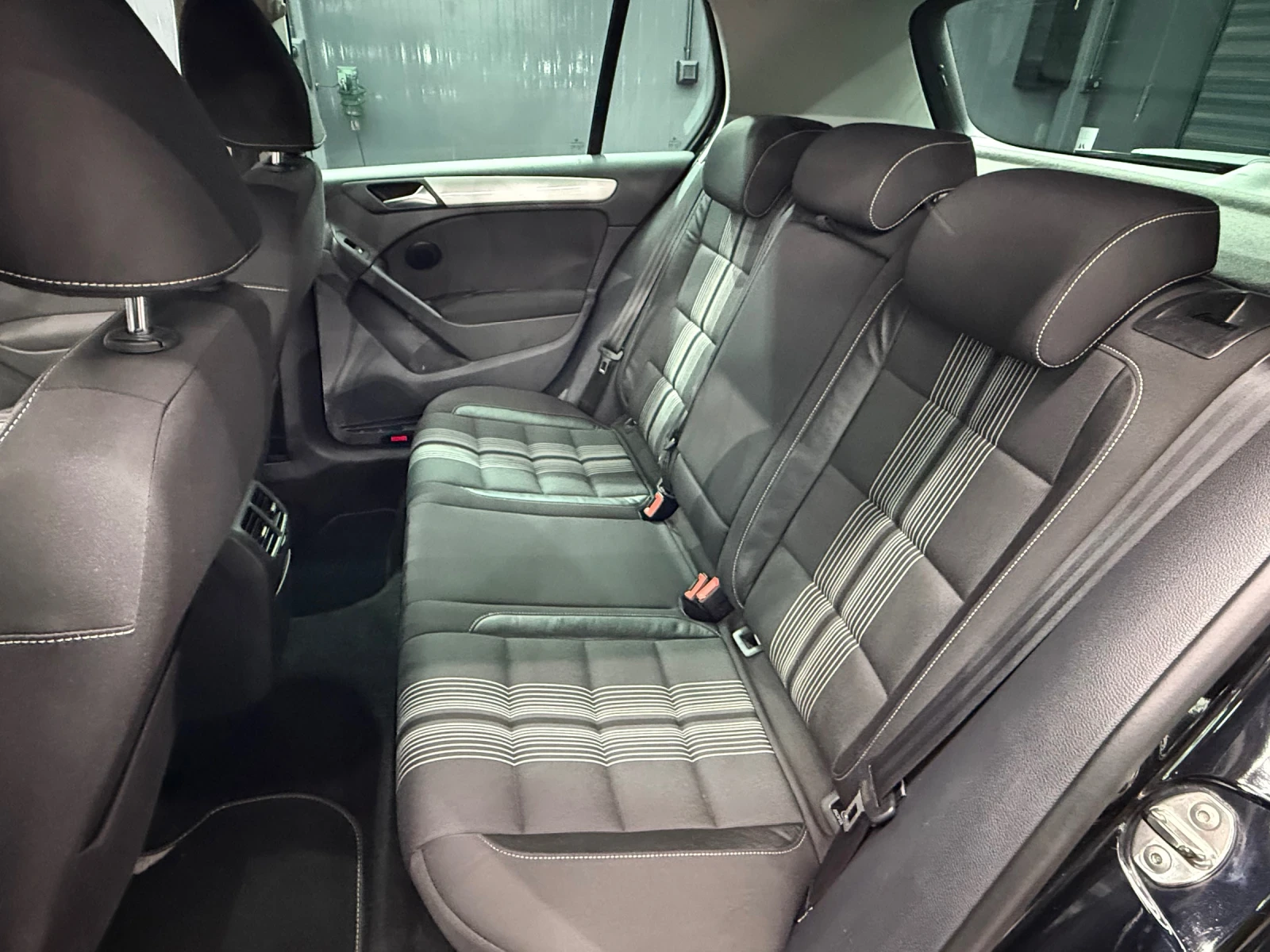 VW Golf 1.6 TDI MATCH, снимка 8 - Автомобили и джипове - 56728312