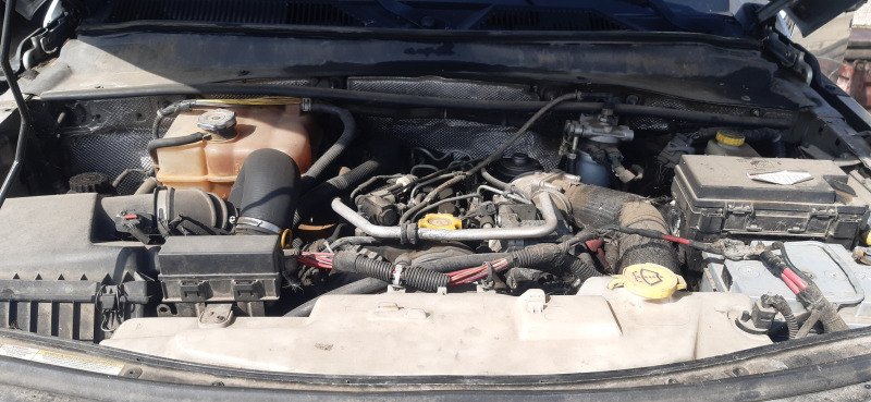 Dodge Nitro 2.8CRD, снимка 4 - Автомобили и джипове - 46182185