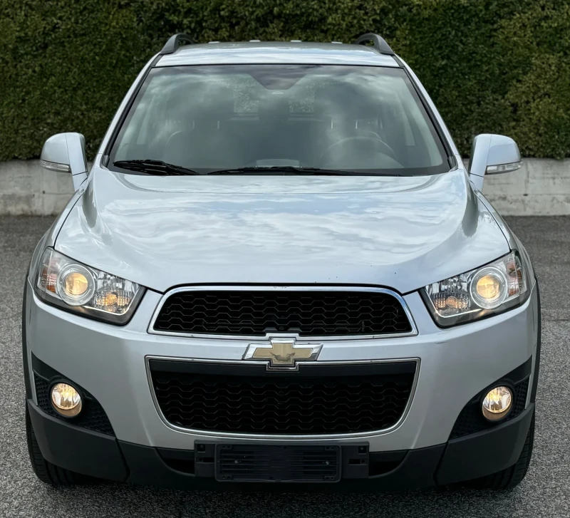 Chevrolet Captiva 2.2D/163кс 7 МЕСТА, снимка 2 - Автомобили и джипове - 47126423