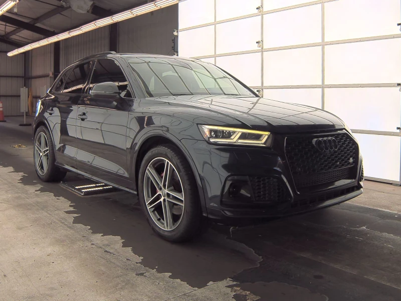 Audi SQ5 PREMIUM* PLUS* ДИГИТАЛНО* ТАБЛО* КАМЕРИ* ПОДГРЕВ* , снимка 2 - Автомобили и джипове - 48224478