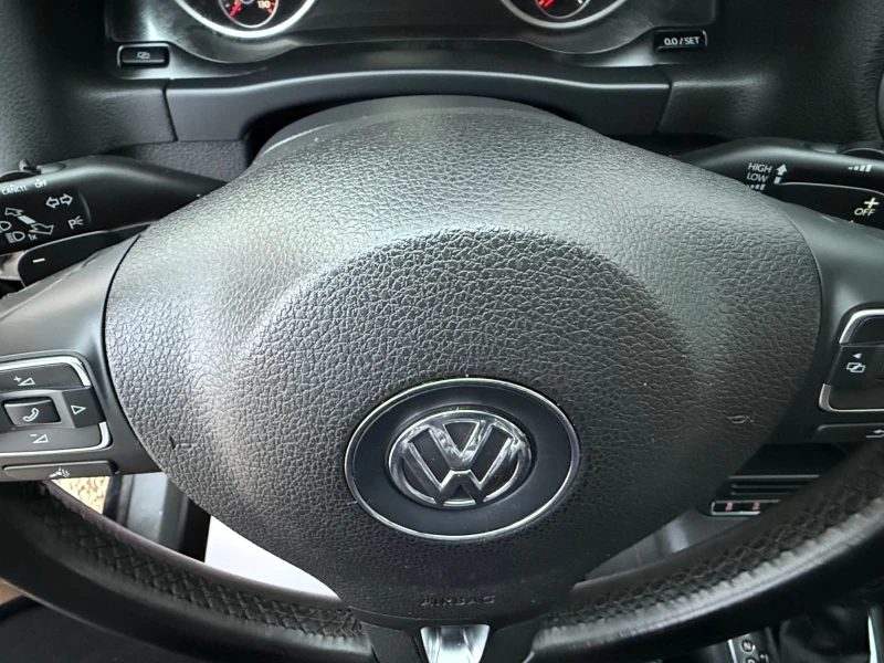 VW Tiguan Автоматик 4х4, снимка 9 - Автомобили и джипове - 51303699