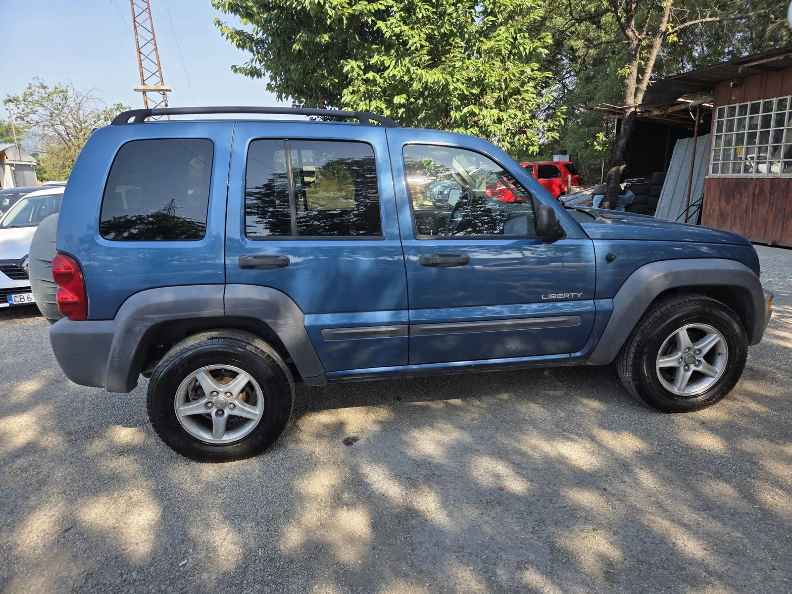 Jeep Cherokee Liberty 3.7/210hp - изображение 7