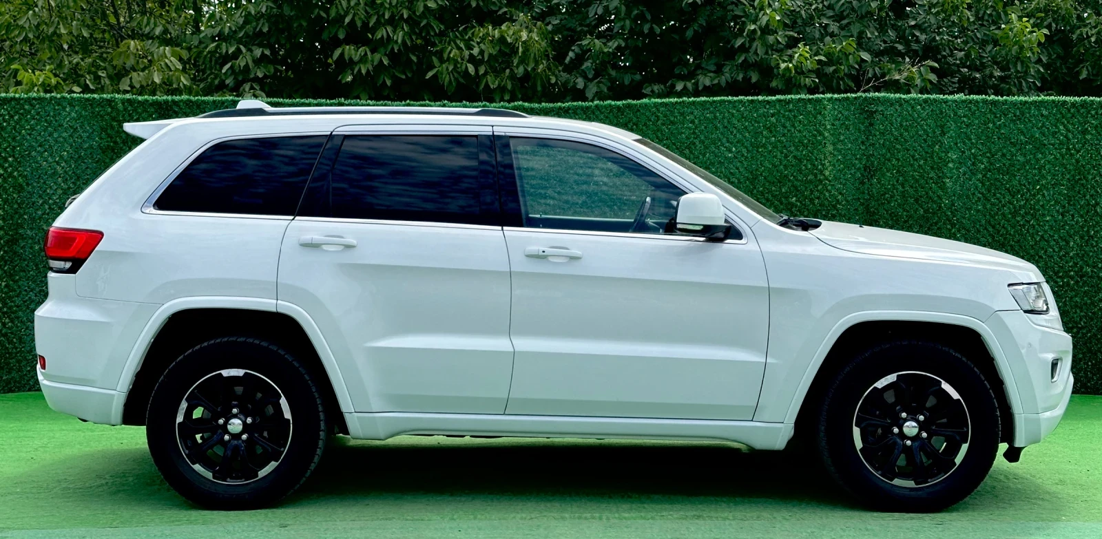 Jeep Grand cherokee OVERLAND  ШВЕЙЦАРИЯ  PANORAMA 4x4 - изображение 7
