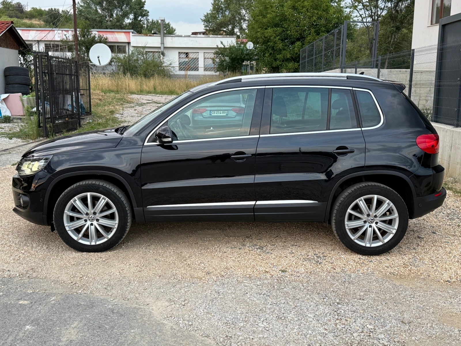 VW Tiguan Автоматик 4х4 - изображение 6