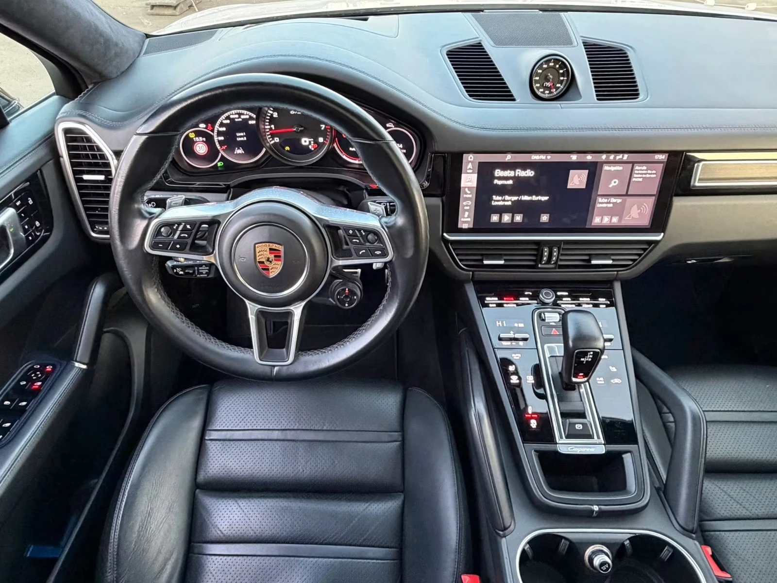 Porsche Cayenne GTS/460HP/COUPE/PANO/360/MEMO/HUD/BOSE/CPLAY/357q, снимка 8 - Автомобили и джипове - 54713914