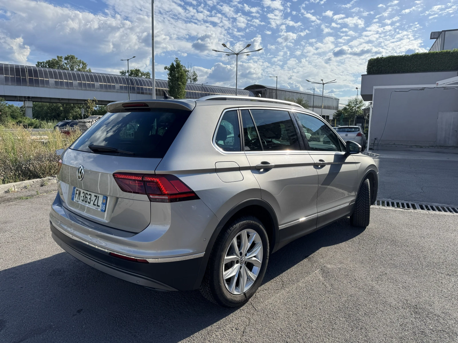 VW Tiguan, снимка 6 - Автомобили и джипове - 55233115