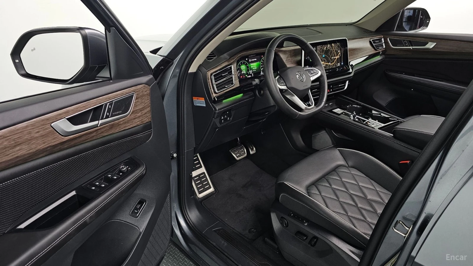 VW Atlas R-LINE - DISTRONIC - 360 - HUD - МАСАЖ -ФУЛ ЕКСТРИ, снимка 10 - Автомобили и джипове - 56103514