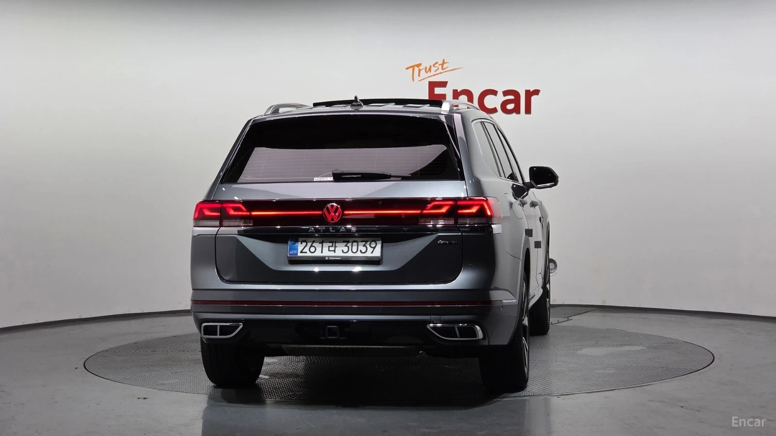 VW Atlas R-LINE - DISTRONIC - 360 - HUD - МАСАЖ -ФУЛ ЕКСТРИ, снимка 4 - Автомобили и джипове - 56103514