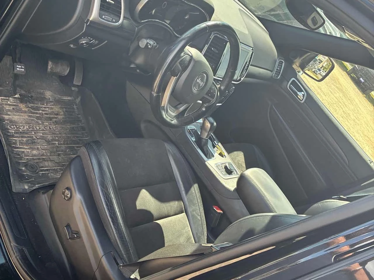 Jeep Grand cherokee  Altitude * CARFAX * БЕЗ ПЪРВОНАЧАЛНА ВНОСКА, снимка 5 - Автомобили и джипове - 56233483