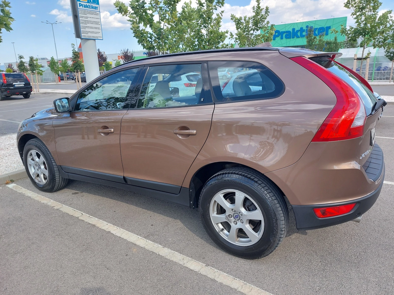 Volvo XC60, снимка 3 - Автомобили и джипове - 56375819