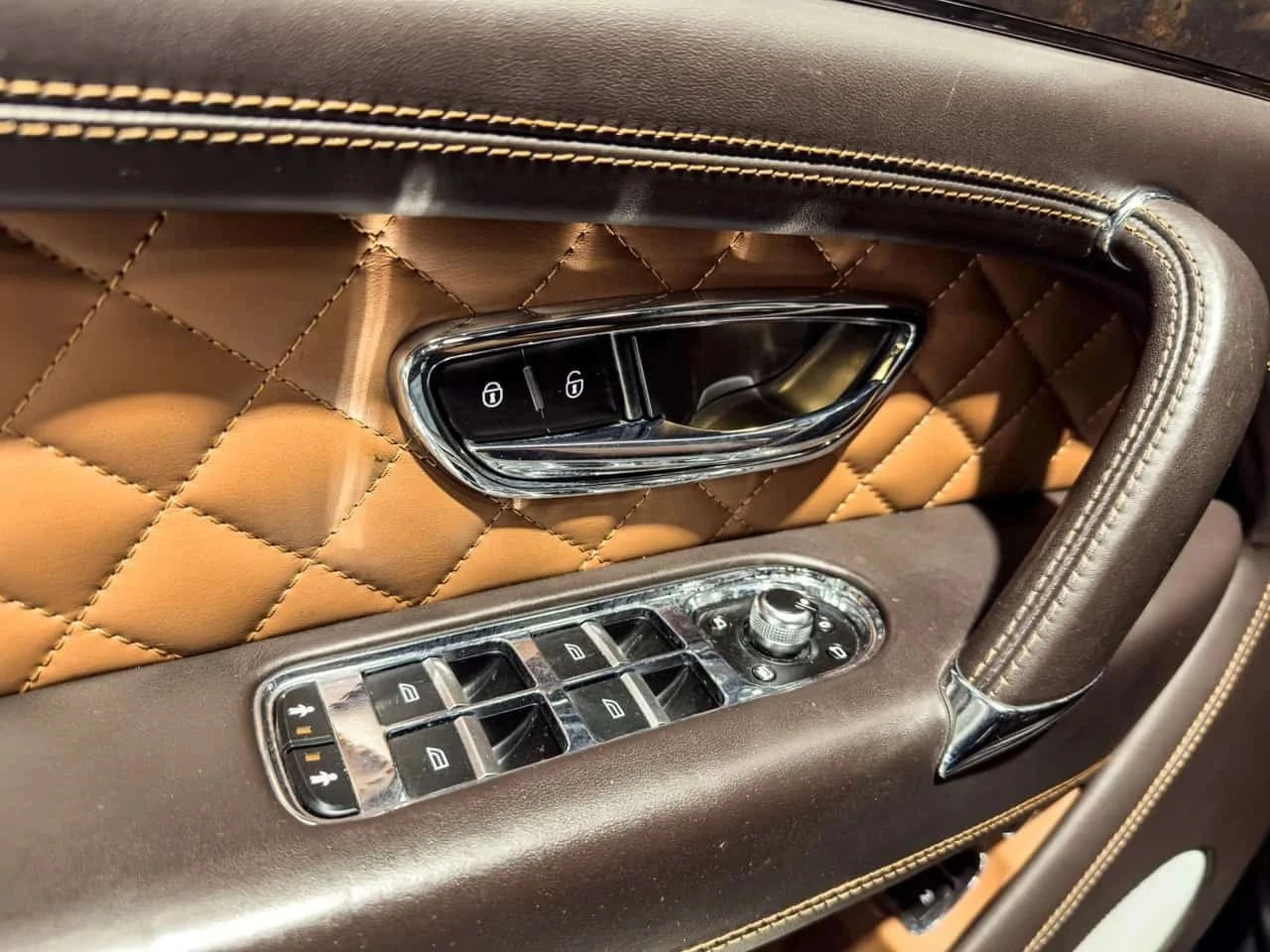 Bentley Bentayga, снимка 17 - Автомобили и джипове - 56740451