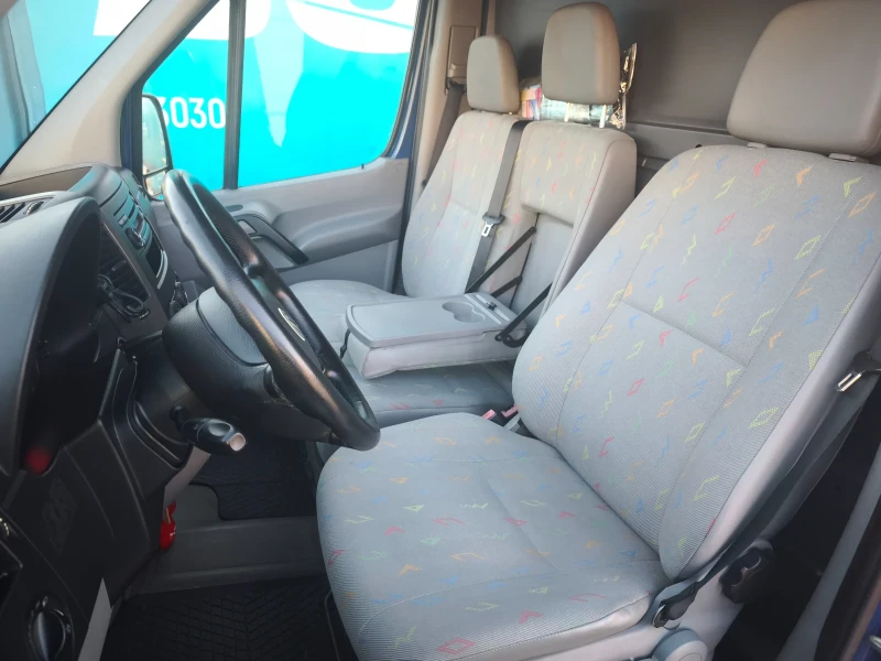 VW Crafter 2, 5TDI 136кс КЛИМАТРОНИК ШВЕЙЦАРИЯ, снимка 11 - Бусове и автобуси - 49069713