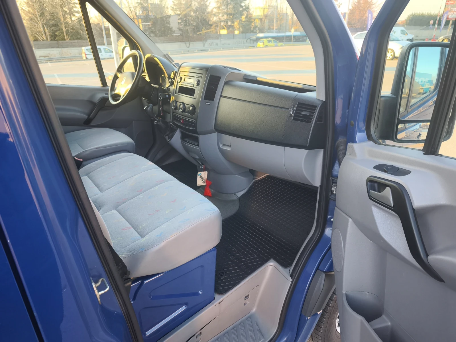 VW Crafter 2, 5TDI 136кс КЛИМАТРОНИК ШВЕЙЦАРИЯ - изображение 9