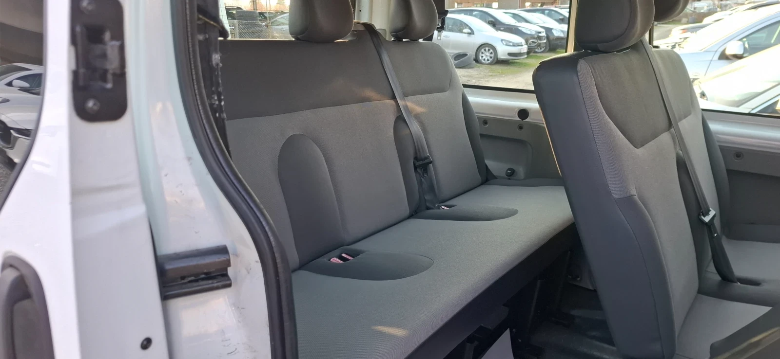 Renault Trafic 2.0 115kc 9 Местен климатроник, снимка 11 - Бусове и автобуси - 53864344