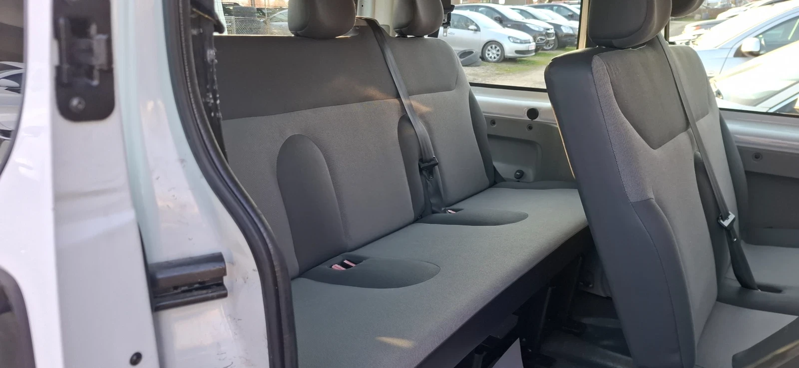 Renault Trafic 2.0 115kc 9 Местен климатроник, снимка 13 - Бусове и автобуси - 53864344