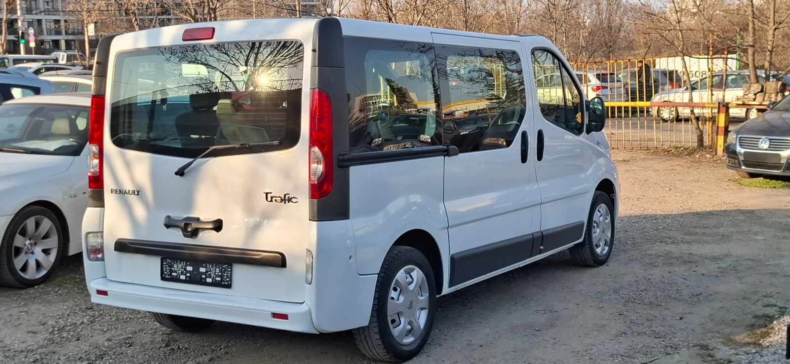 Renault Trafic 2.0 115kc 9 Местен климатроник, снимка 6 - Бусове и автобуси - 53864344