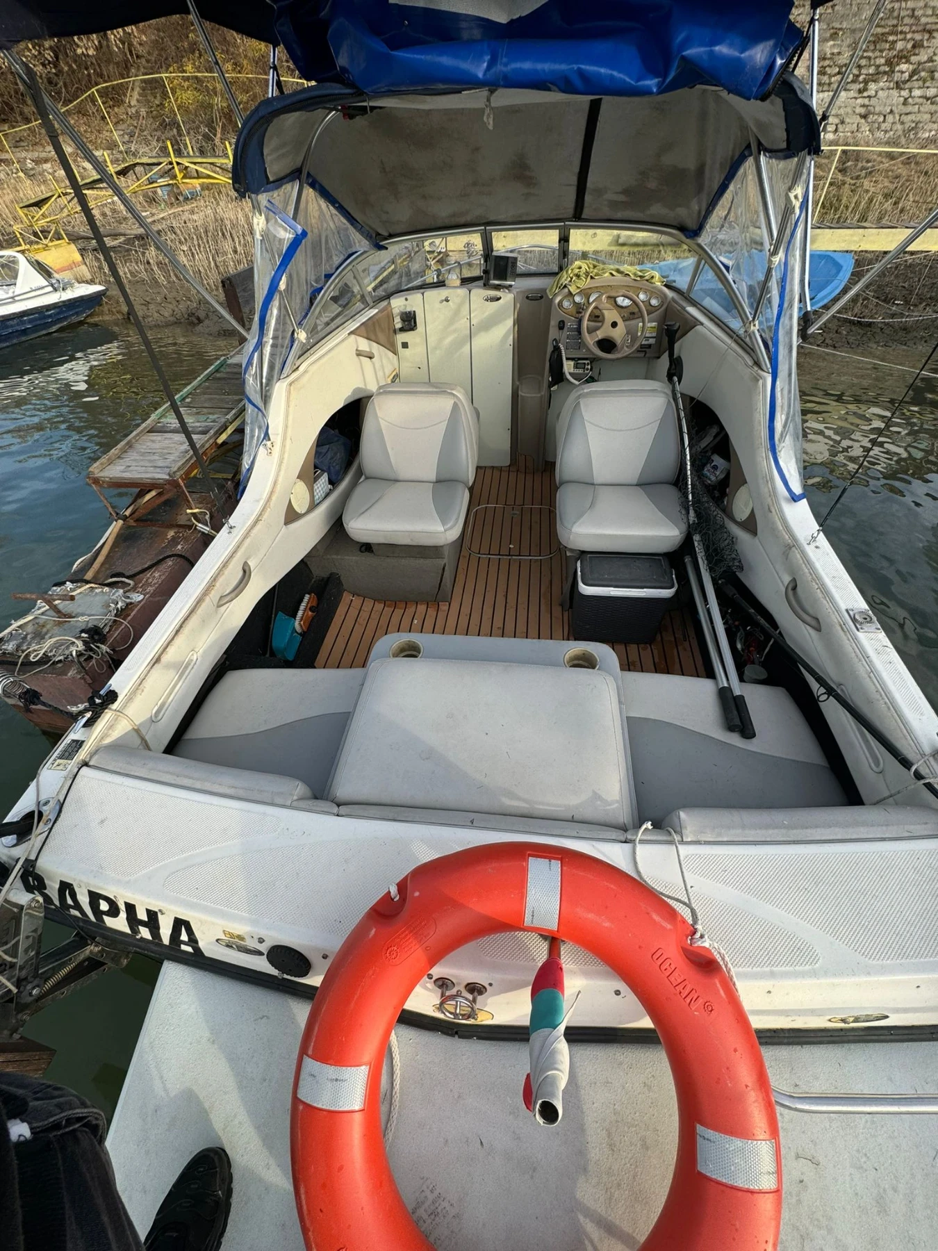 Моторна яхта Bayliner 192 - изображение 2