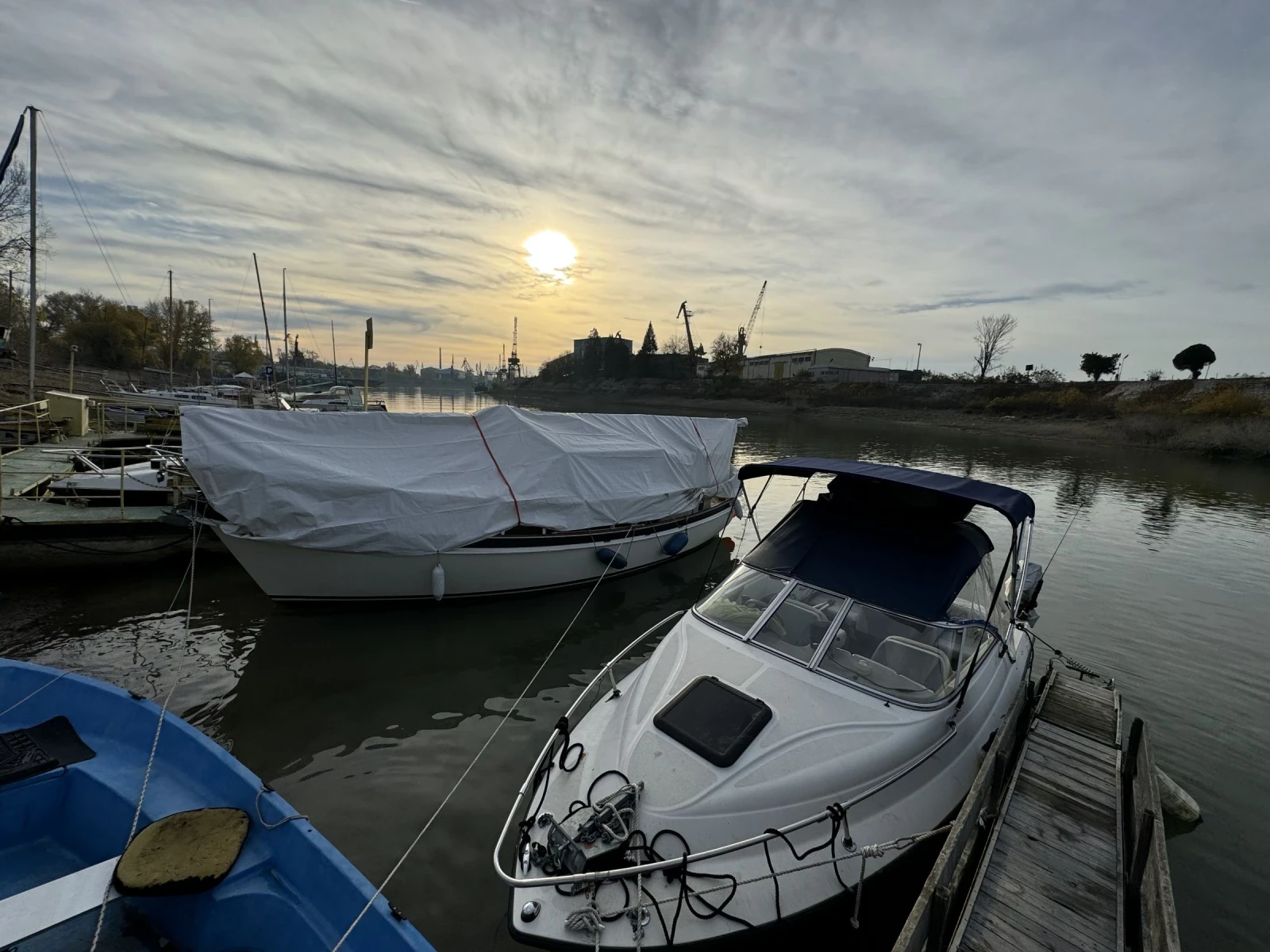 ������� ���� Bayliner Cuddy Cabin 192 | Mobile.bg � ����������� 13
