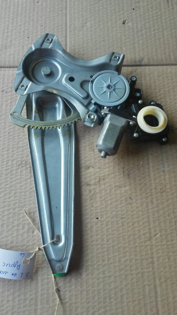 Ел машинка стъкло задна лява Тойота Аурис