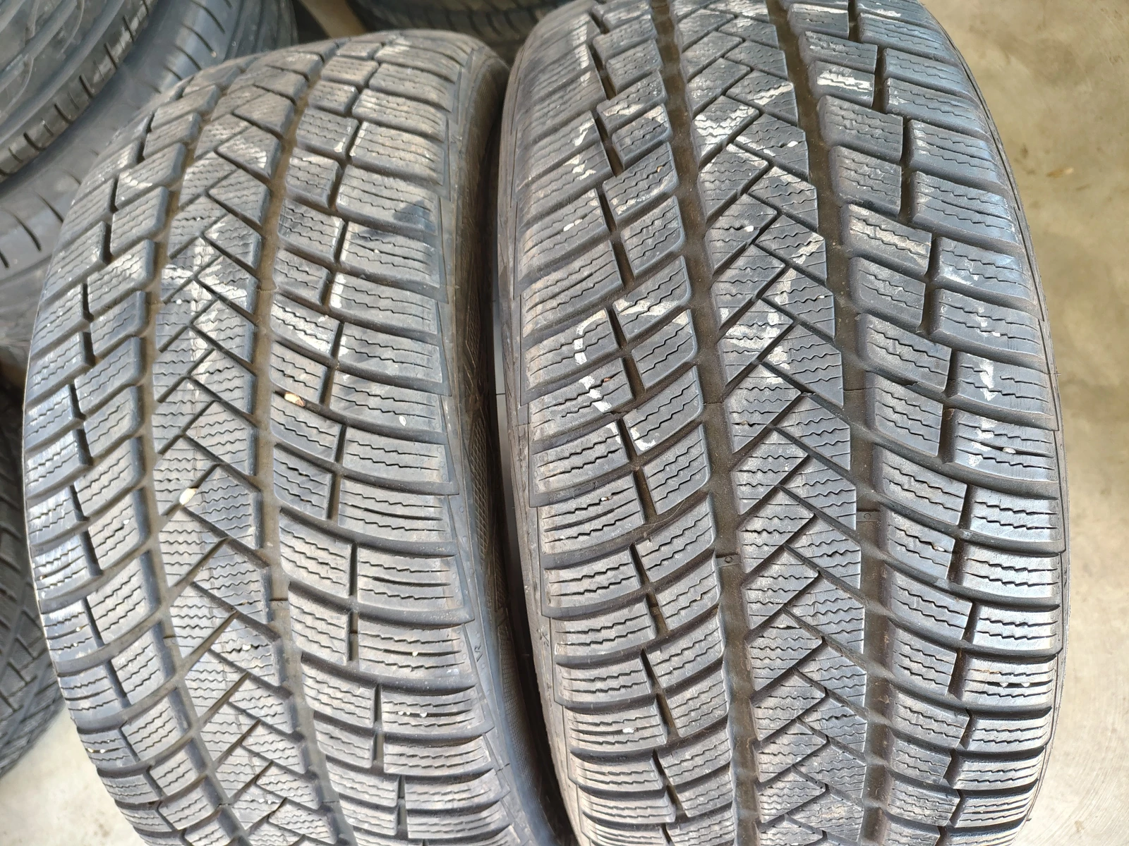  235/45R18 | Mobile.bg   1