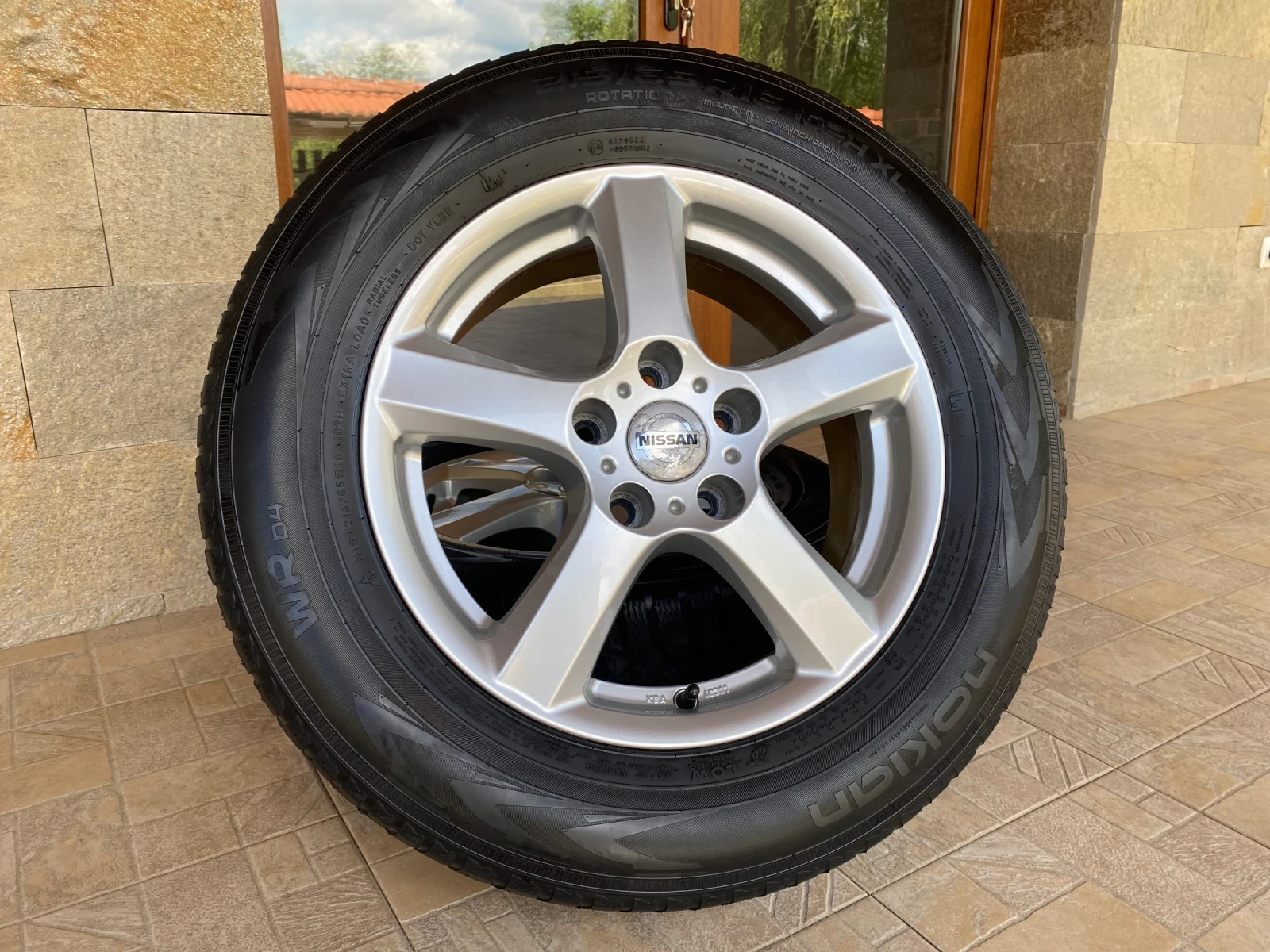 Гуми с джанти Nokian 215/65R16, снимка 7 - Гуми и джанти - 54668304