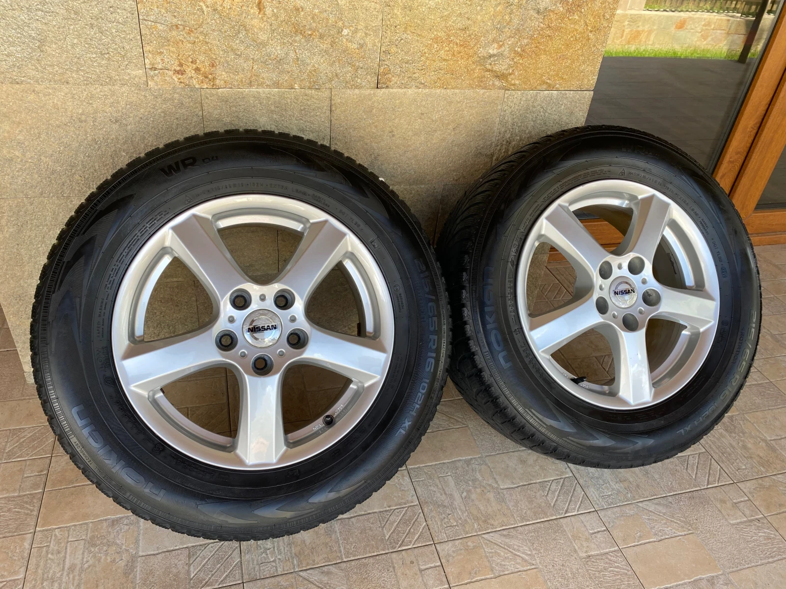 Гуми с джанти Nokian 215/65R16, снимка 6 - Гуми и джанти - 54668304